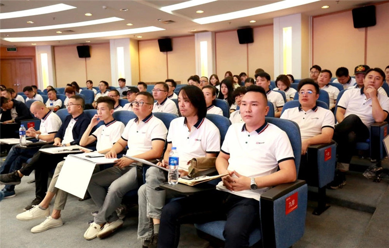 廣東星藝裝飾集團2018年全國設計總監特訓在大連舉行